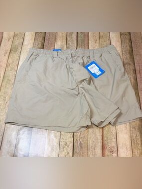 Men's Athletic Elastic-Waist Shorts in Khaki